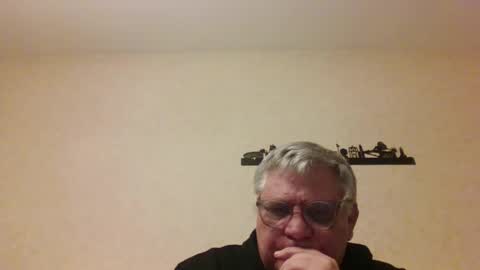 Snapshot of thierrysymp chatting on April 3, 8:18 pm Thierrysymp online show from April 3, 8:18 pm