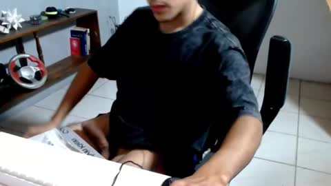 Snapshot of thieves_us chatting on January 17, 8:56 pm thieves_us online show from January 17, 8:56 pm