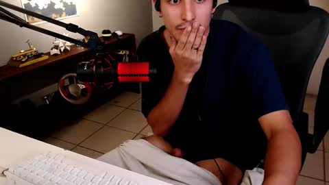 Snapshot of thieves_us chatting on March 2, 7:15 am thieves_us online show from March 2, 7:15 am