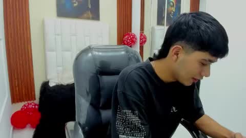 Snapshot of thiiago_collins chatting on February 26, 9:58 pm THIAGO COLLINS online show from February 26, 9:58 pm