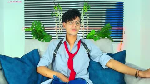 Snapshot of thiiagosaeenz chatting on February 7, 12:20 pm Thiago Saenzz online show from February 7, 12:20 pm