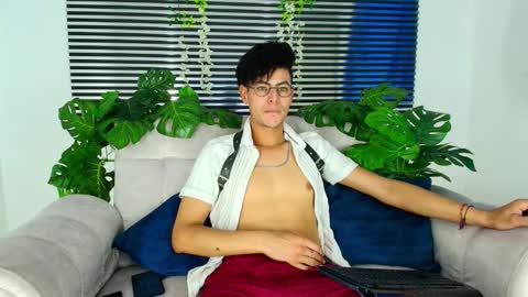 Thiago Saenzz online show from March 3, 6:14 pm