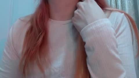 Snapshot of thin33 chatting on December 2, 3:23 am sara online show from December 2, 3:23 am