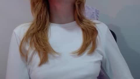 Snapshot of thin33 chatting on January 6, 2:48 am sara online show from January 6, 2:48 am