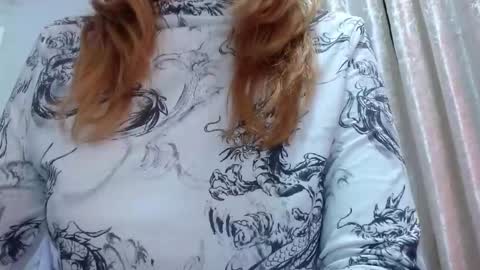 Snapshot of thin33 chatting on January 10, 3:30 am sara online show from January 10, 3:30 am