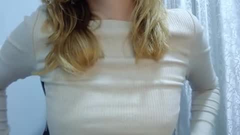 Snapshot of thin33 chatting on February 2, 2:54 am sara online show from February 2, 2:54 am