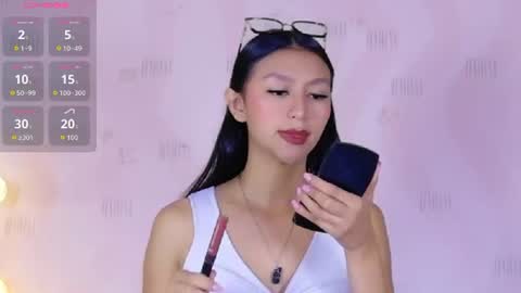 Eva  online show from June 25, 1:04 pm