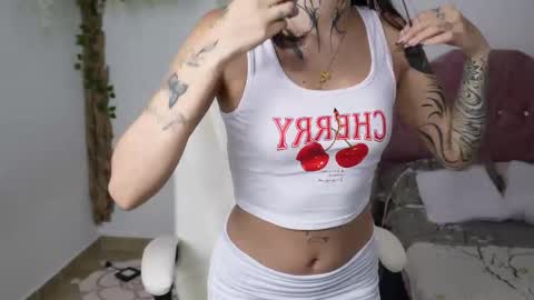 THIN PRINCESS  online show from October 19, 2:12 am