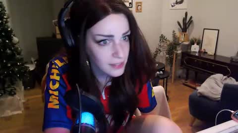 Snapshot of thirstypickle chatting on January 9, 11:56 pm Sarra Rhies online show from January 9, 11:56 pm