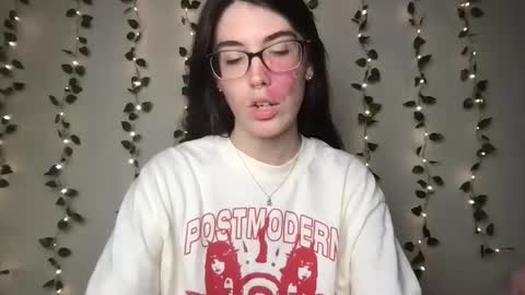 thistlefernsby online show from November 9, 5:28 am