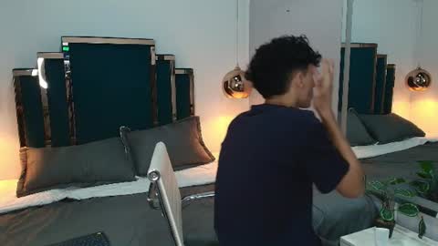 Snapshot of thom_amees chatting on August 5, 12:41 pm thom_amees online show from August 5, 12:41 pm