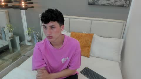 Thom online show from April 2, 11:30 am