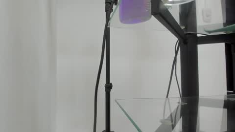 Snapshot of thom_ames chatting on May 27, 11:29 am Thom online show from May 27, 11:29 am