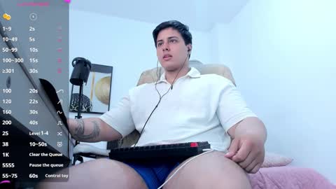 Snapshot of thom_ohtani chatting on October 19, 6:08 pm thom_ohtani online show from October 19, 6:08 pm