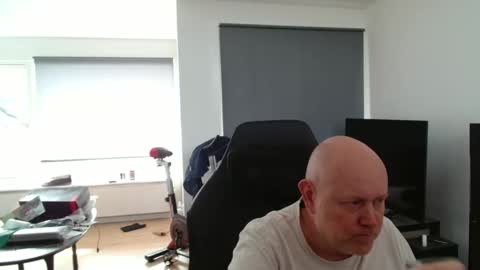 thomas315627 online show from April 16, 1:01 pm