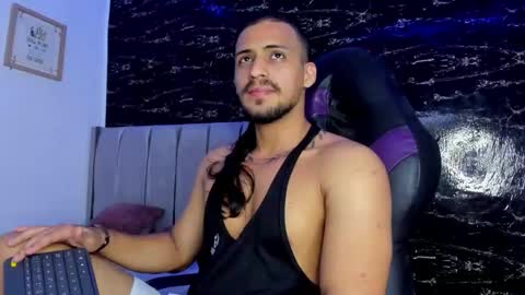 Thomas online show from December 13, 7:53 pm