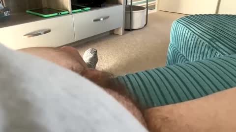 Snapshot of thomas_b7 chatting on February 16, 2:35 pm thomas_b7 online show from February 16, 2:35 pm