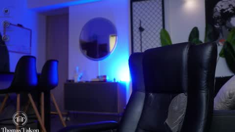 Snapshot of thomas_falcon1 chatting on January 17, 3:12 am Thomas Falcon online show from January 17, 3:12 am