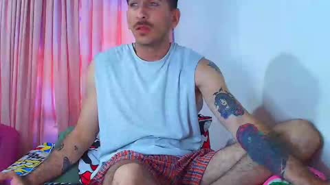 thomas_ks11 online show from February 25, 4:00 pm