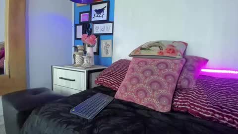 Snapshot of thomas_may4rs chatting on January 17, 8:24 am ---Thomas--- online show from January 17, 8:24 am