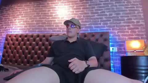 Snapshot of thomas_may4rs chatting on February 23, 7:33 am ---Thomas--- online show from February 23, 7:33 am