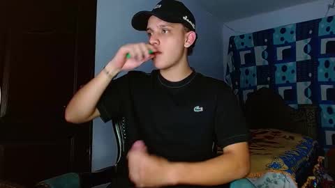 Snapshot of thomas_may4rs chatting on November 4, 5:28 am ---Thomas--- online show from November 4, 5:28 am