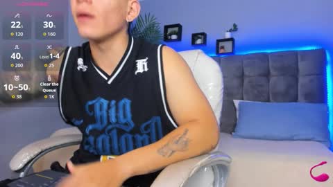 Snapshot of thomas_moon_ chatting on March 16, 1:26 pm Thomas online show from March 16, 1:26 pm