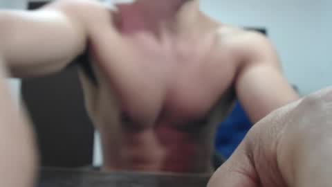 Snapshot of thomas_neuman chatting on December 4, 3:32 pm Thomas online show from December 4, 3:32 pm