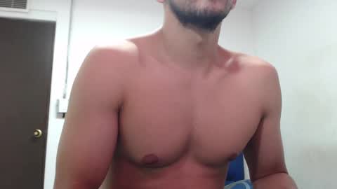 Snapshot of thomas_neuman chatting on December 11, 9:01 pm Thomas online show from December 11, 9:01 pm