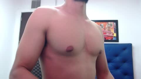 Snapshot of thomas_neuman chatting on January 24, 8:54 pm Thomas online show from January 24, 8:54 pm