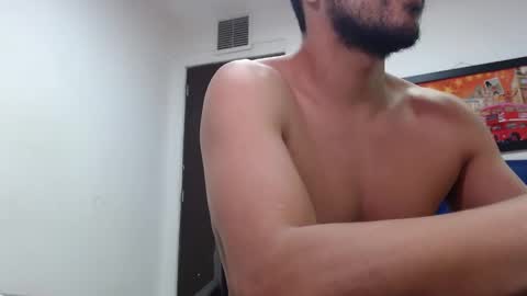 Snapshot of thomas_neuman chatting on January 28, 8:15 pm Thomas online show from January 28, 8:15 pm