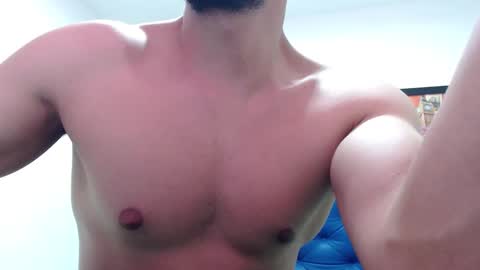 Snapshot of thomas_neuman chatting on February 26, 9:16 pm Thomas online show from February 26, 9:16 pm