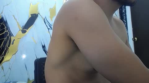 Snapshot of thomas_neuman chatting on December 19, 6:59 pm Thomas online show from December 19, 6:59 pm