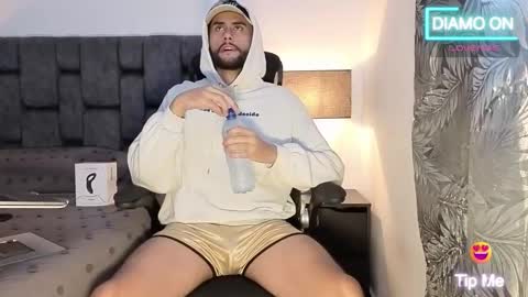 Thomas online show from October 24, 7:32 pm