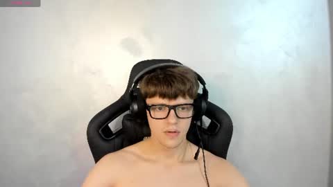 Snapshot of thomas_shelbivip chatting on July 14, 9:31 pm Tomas online show from July 14, 9:31 pm