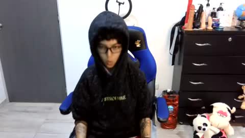 Snapshot of thomascooper_cams chatting on June 18, 8:02 pm VALERIA online show from June 18, 8:02 pm