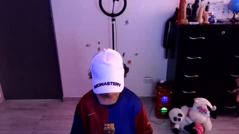Snapshot of thomascooper_cams chatting on July 10, 8:44 pm VALERIA online show from July 10, 8:44 pm