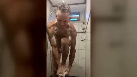 Snapshot of thomash1984 chatting on July 29, 7:12 pm thomash1984 online show from July 29, 7:12 pm