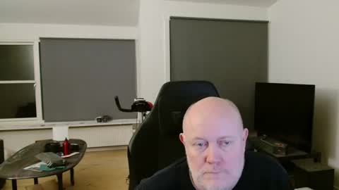 thomash32 online show from November 12, 5:02 pm