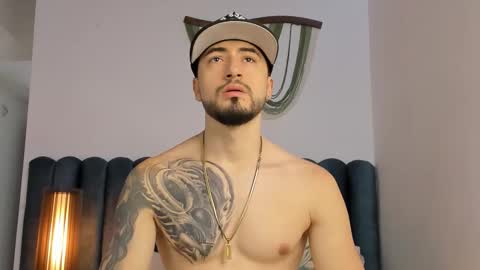 sweetfit boy online show from October 28, 4:09 pm