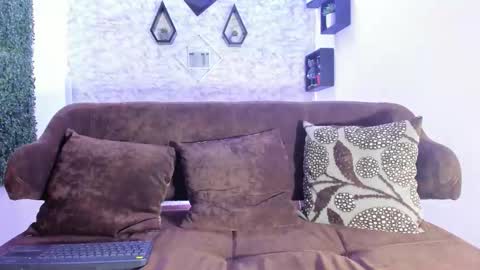 Snapshot of thomass_conor chatting on October 2, 11:17 am thomass_conor online show from October 2, 11:17 am