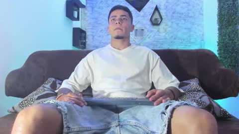 Snapshot of thomass_conor chatting on October 20, 10:10 pm thomass_conor online show from October 20, 10:10 pm