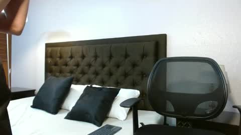 Thomas Turner online show from December 2, 6:43 pm