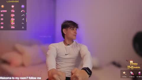 Thom Klein online show from October 22, 7:35 pm