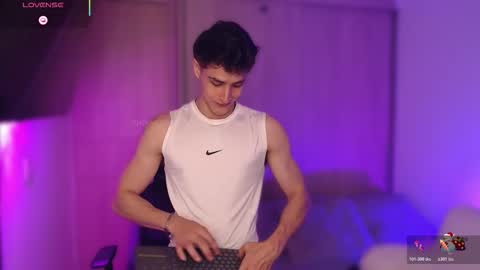 Thom Klein online show from December 1, 7:52 pm