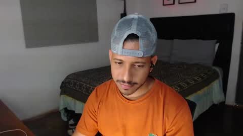 Snapshot of thommerxxx chatting on September 22, 9:06 pm Thom online show from September 22, 9:06 pm