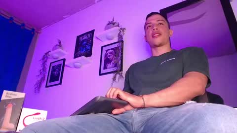 Snapshot of thomsevery_ chatting on January 11, 3:13 am Thoms Every online show from January 11, 3:13 am