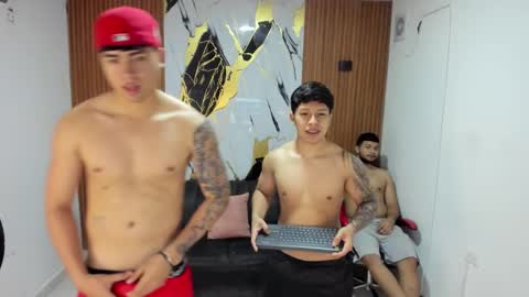 thomson_hot01 online show from October 4, 5:27 am