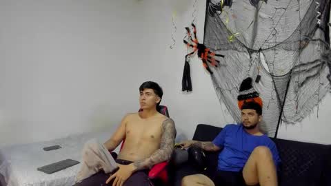 thomson_hot01 online show from October 19, 5:08 am