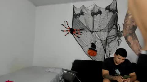 thomson_hot01 online show from October 30, 5:09 am